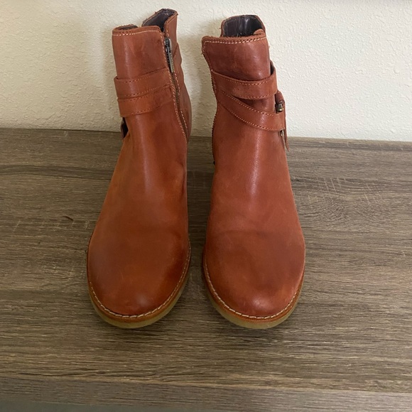 Sherry never worn boots - Picture 1 of 5